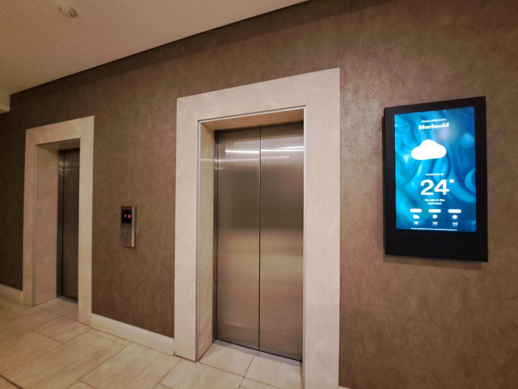 Hurstville Luxe 1br Above Shops & Nr Train, Game Console & Free Netflix Apartment Sydney