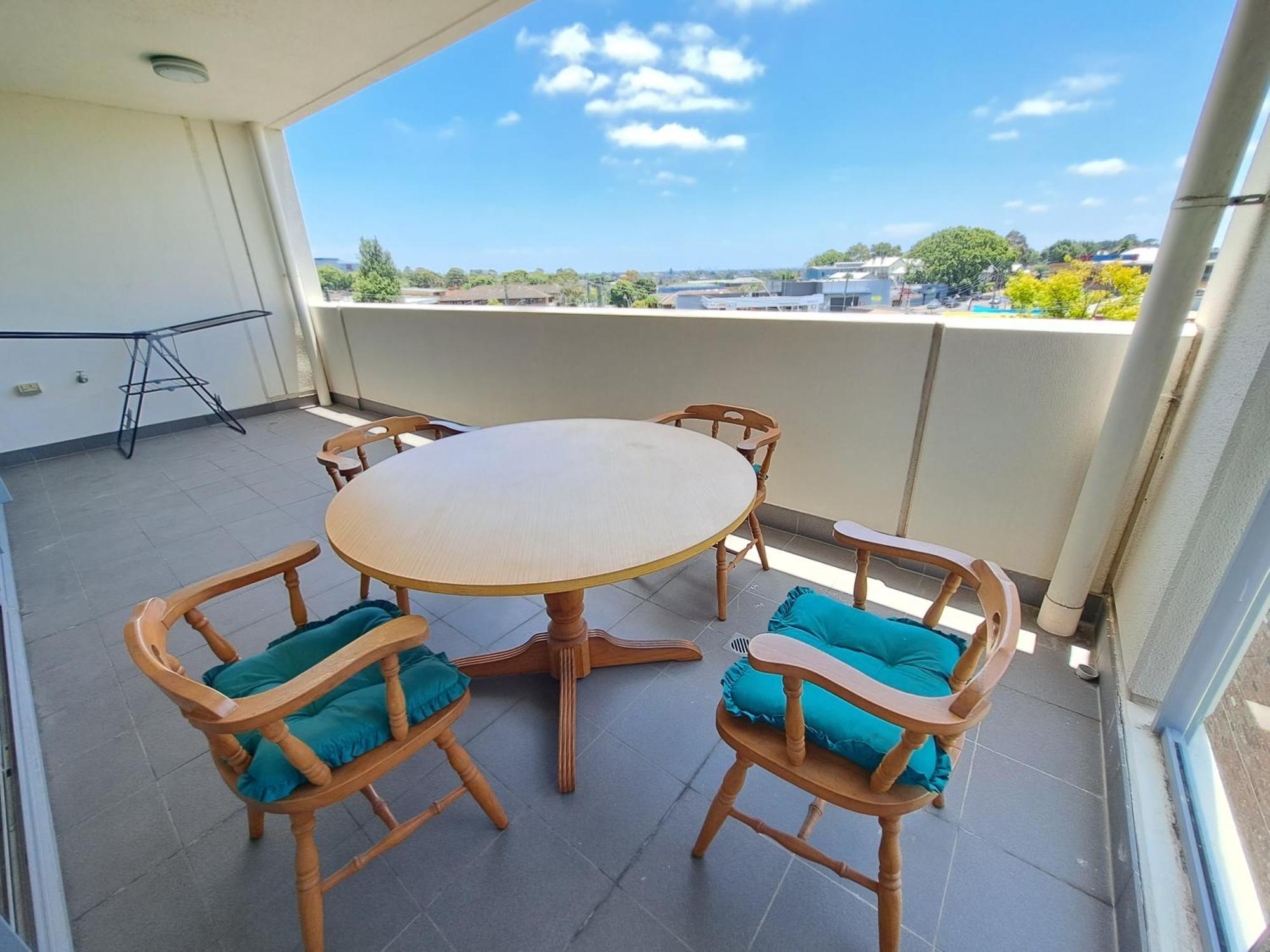 Apartment Hurstville Luxe 1br Above Shops & Nr Train, Game Console & Free Netflix Sydney