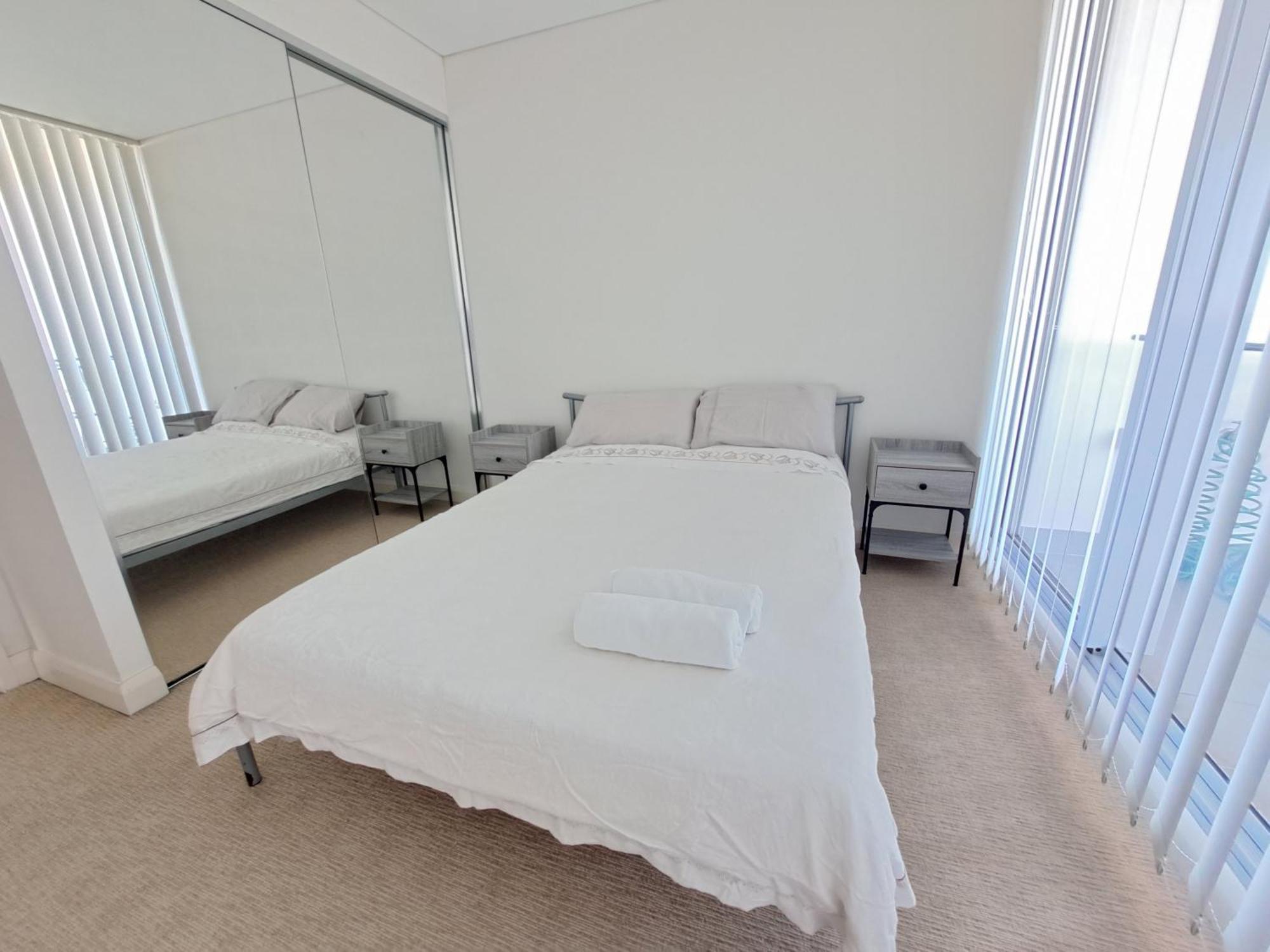 Apartment Hurstville Luxe 1br Above Shops & Nr Train, Game Console & Free Netflix *